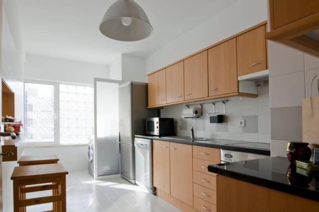 New Office - Free Wifi & Parking - Self Check-in - Daikin Airco Apartment Lissabon